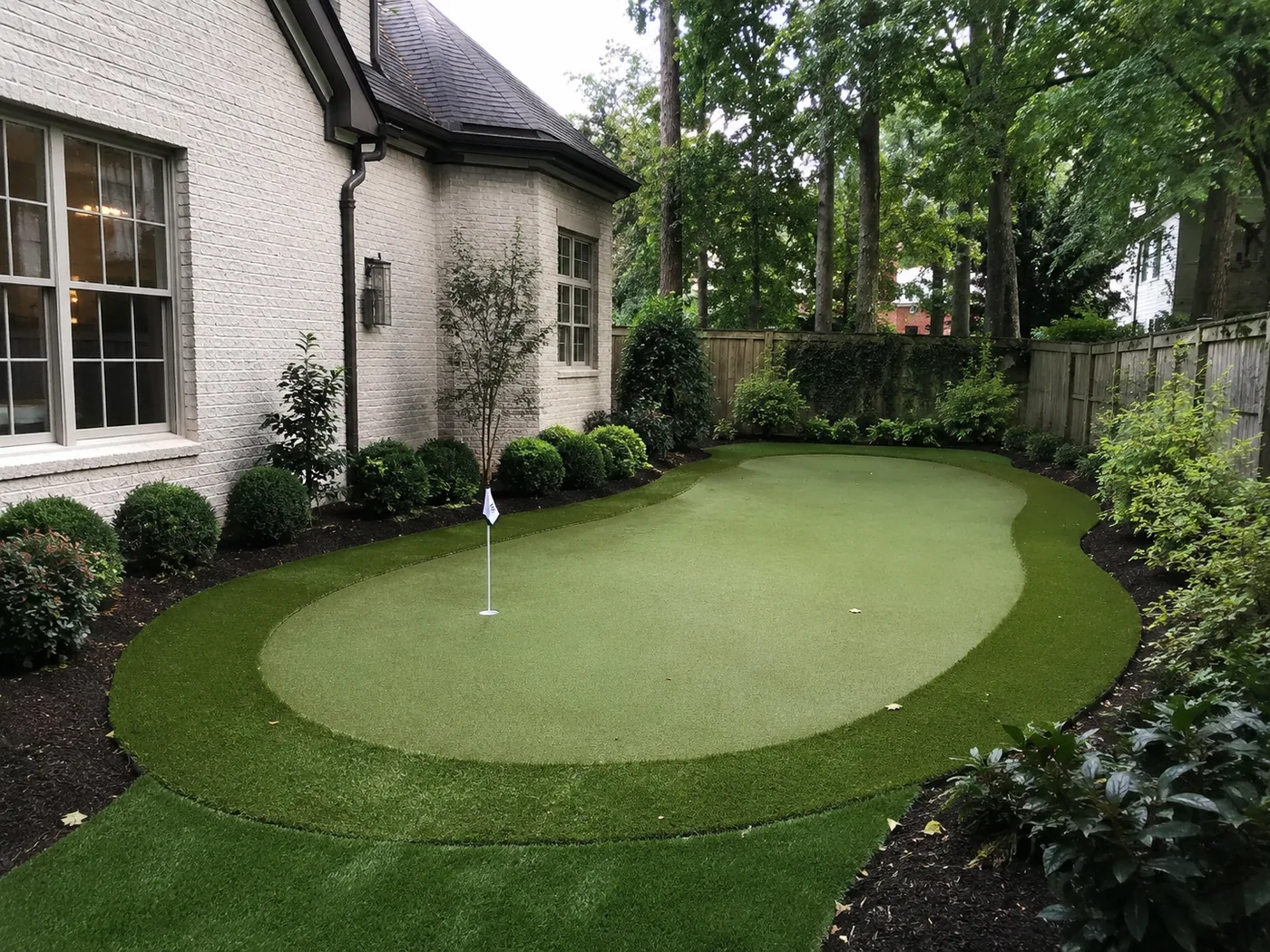 Backyard putting green Lexington KY